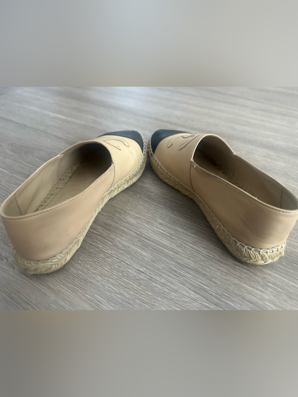 Chanel Beige and Black Leather Espadrille Flats - AUTHENTIC - Picture 5 of 7